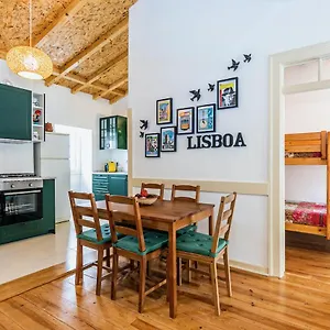 Appartamento Moderno Em Bairro Tipico Lisboeta, Lisbona